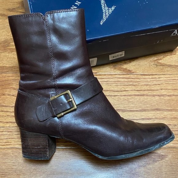 Anne Klein leather boots size 7.5 - Picture 2 of 6